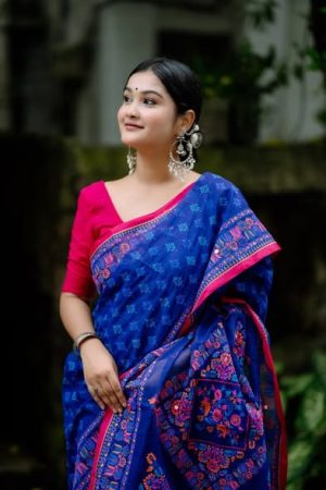 প্রিমিয়াম বুটিক শাড়ি, এম্বয়ডারী এবং সুতার কাজ করা সাথে রানিং ব্লাউস পিস থাকবে (Code PBS204)