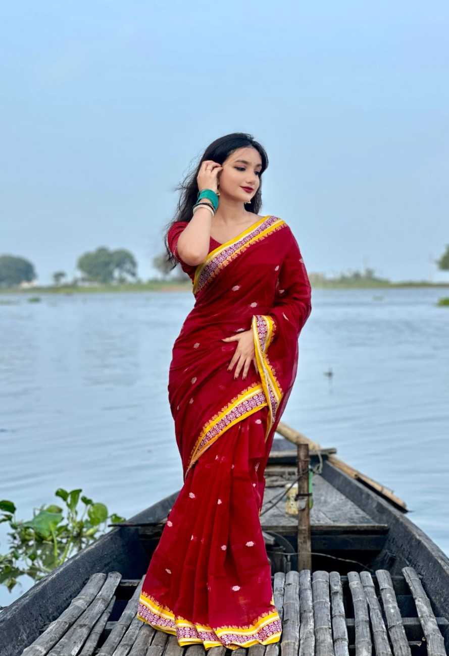 বাহারি দেশীয় সফট কটন সুতি শাড়ি - সুতার কাজের অনন্য সৌন্দর্য! (কোড: 607) - Image 3
