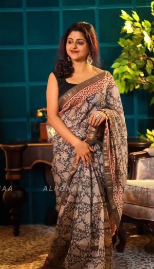 ডিজিটাল প্রিন্টেড সফট সিল্ক শাড়ি + ব্লাউজ পিস – (কোড 312)