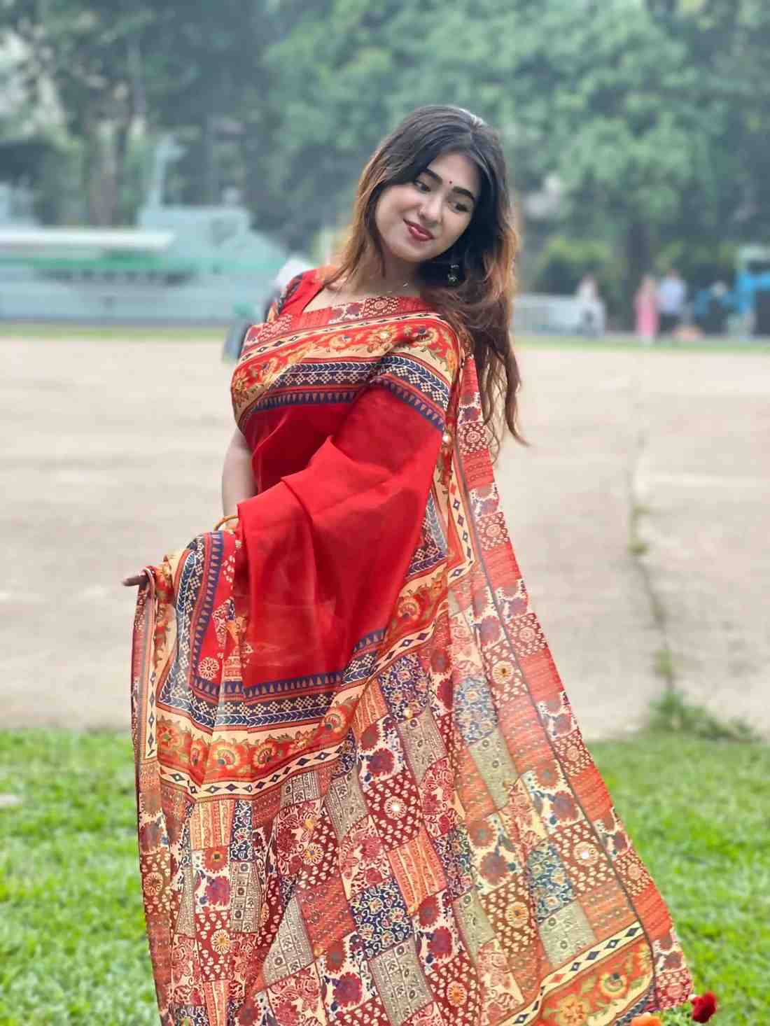 ডিজিটাল প্রিন্টেড সফট সিল্ক শাড়ি – (কোড 59) - Image 2