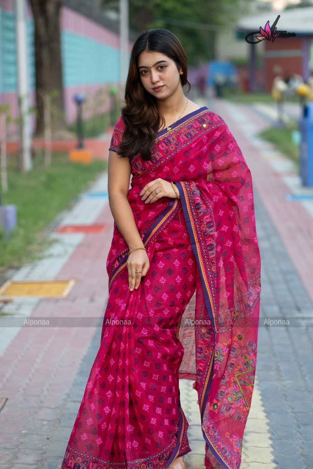 প্রিমিয়াম হাফ সিল্ক বুটিক শাড়ি – সম্পূর্ণ সুতার ও এমব্রয়ডারি কাজ করা (কোড - 31) - Image 4